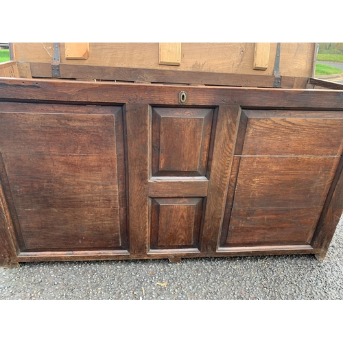 114 - VICTORIAN OAK COFFER