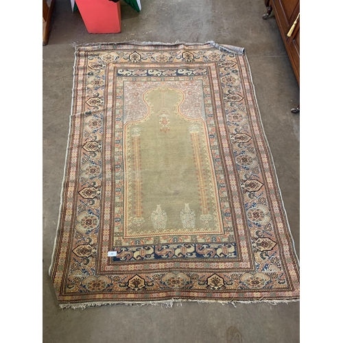 68 - RUG APPROX 134CM x 187CM