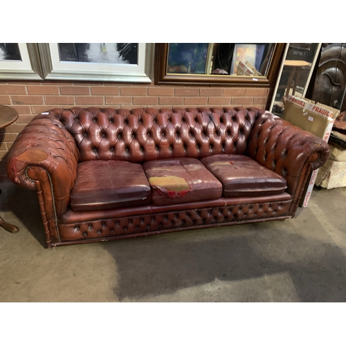 136 - CHESTERFIELD BUTTON BACK SOFA A/F