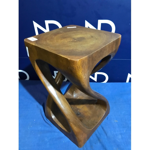 286 - SINGLE CARVED SIDE TABLE