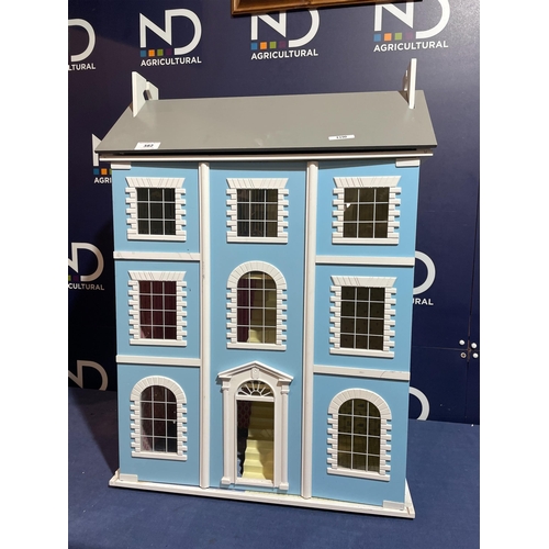 382 - DOLLS HOUSE