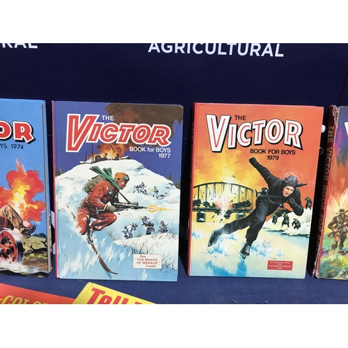 243 - THE VICTOR BOOKS 1970'S