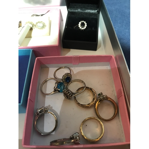 286 - SILVER RINGS ETC