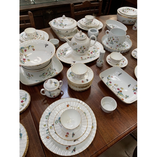 522 - ROYAL WORCESTER 'STRAWBERRY FAIR' DINNER SERVICE