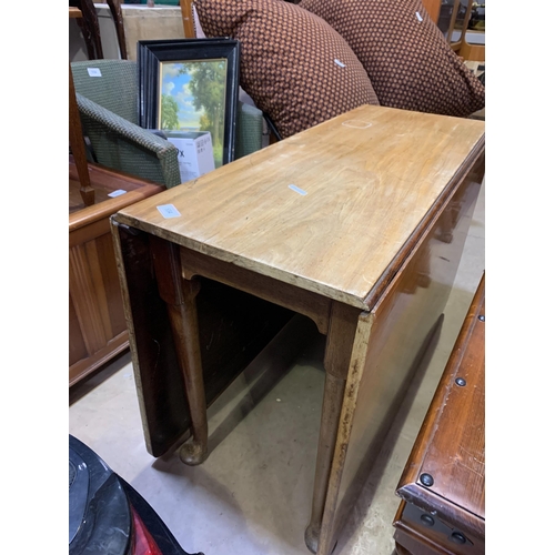 534 - DROP LEAF TABLE