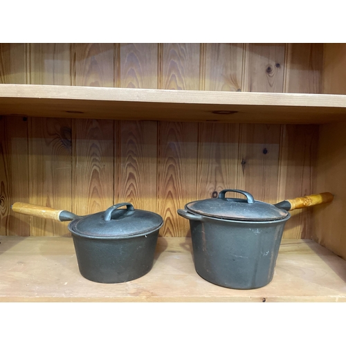 645 - METAL SAUCEPANS