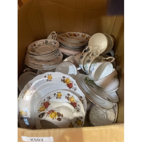 1074 - QUANTITY OF CUPS & SAUCERS