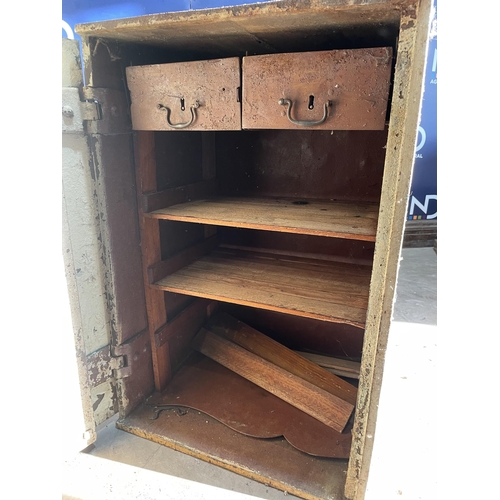 85A - LARGE CAST IRON SAFE