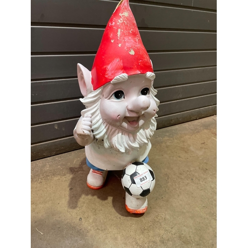 883 - GARDEN GNOME