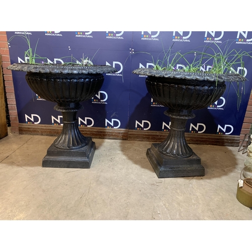 25 - PAIR OF LARGE CAST GARDEN URNS APPROX 96CM X 95CM