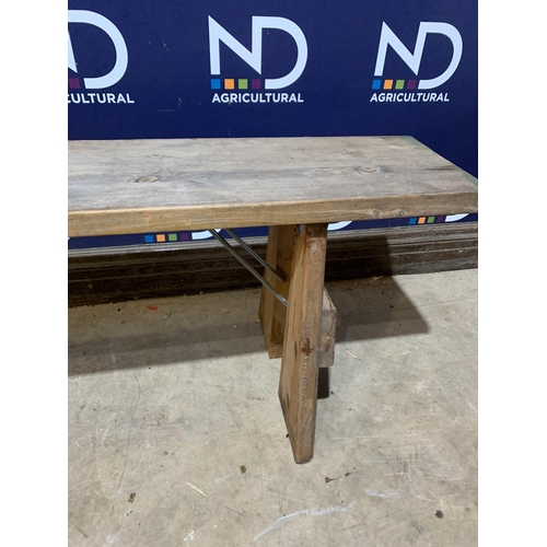 50 - PINE BENCH