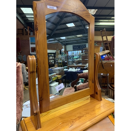 565 - DRESSING TABLE MIRROR