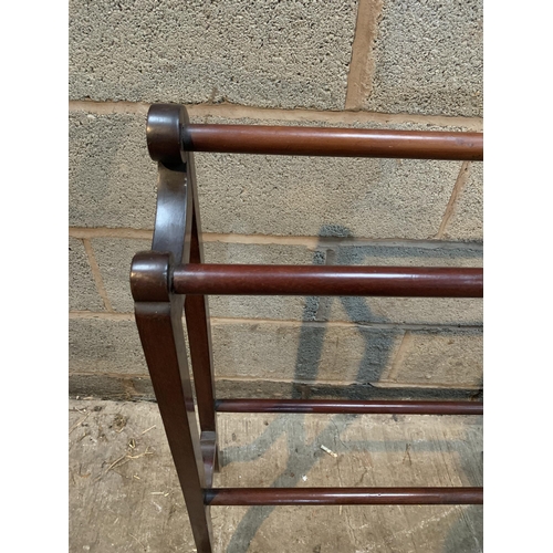 87 - TOWEL RAIL