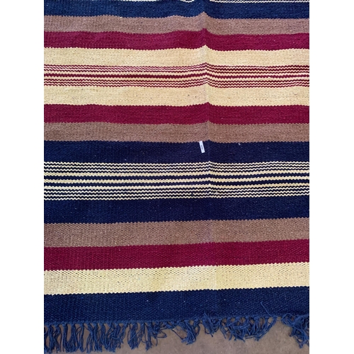 170 - RUG APPROX 2.5M X 1.8M