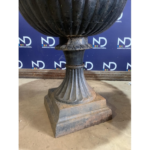 25 - LARGE CAST GARDEN URN