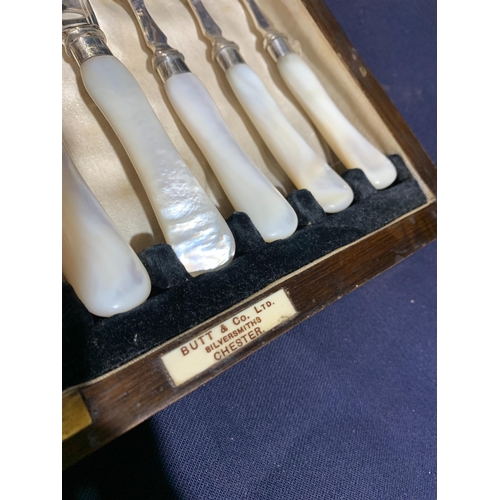 493 - CANTEEN OF CUTLERY