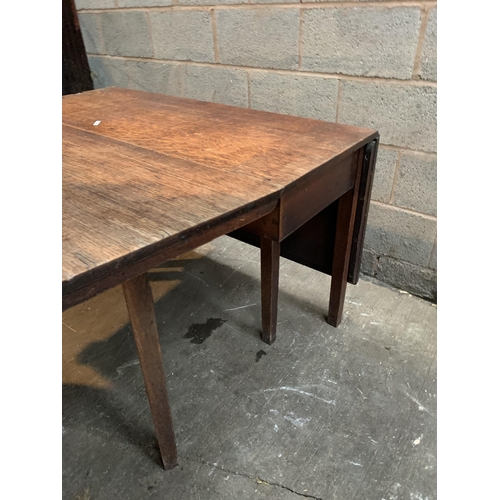 605 - DROP LEAF TABLE