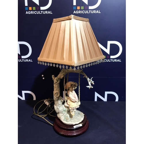 695 - DECORATIVE LAMP