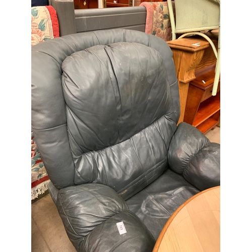 723 - ARMCHAIR