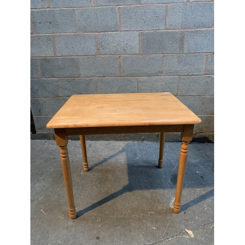 785 - SMALL KITCHEN TABLE