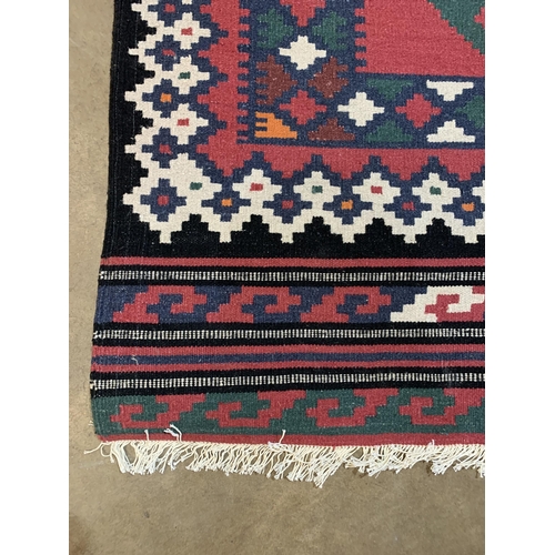 164 - LARGE ORNATE RUG