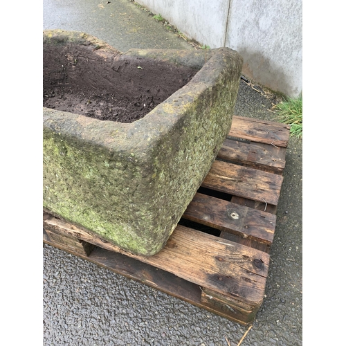 47 - 17TH CENTURY CARVED SANDSTONE TROUGH