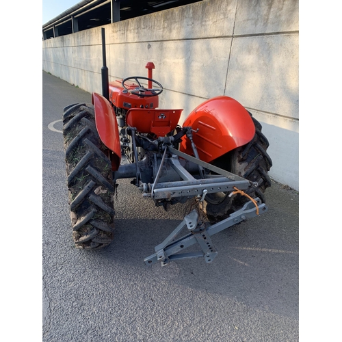 61 - MASSEY FERGUSON 35X