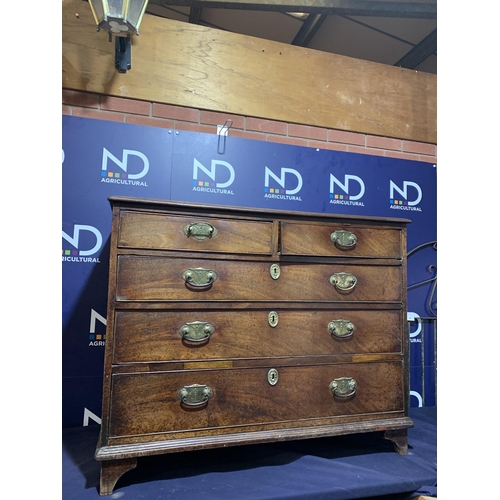 386 - GEORGIAN MAHOGANY CHEST OF DRAWERS