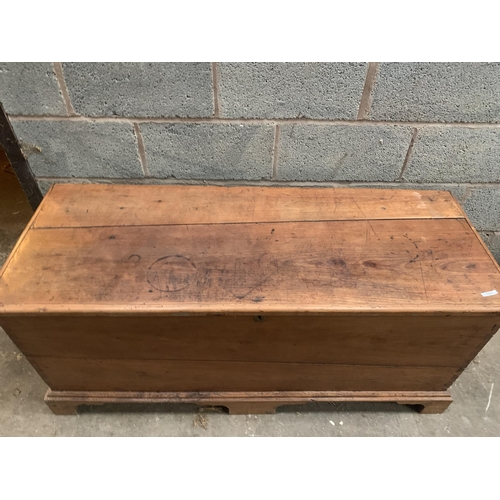 416 - BLANKET BOX