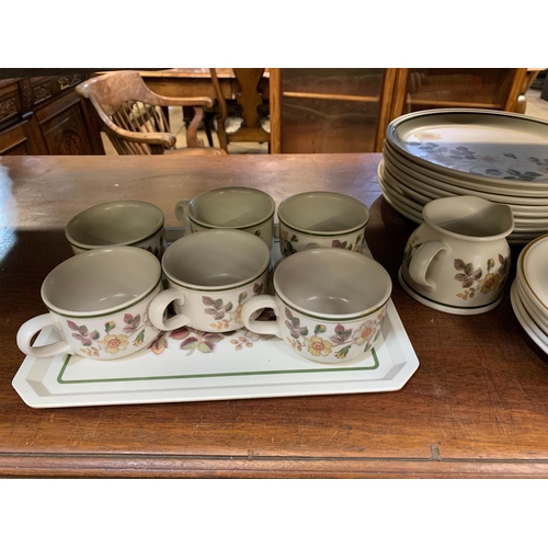 441 - STONEWARE DINNER SET