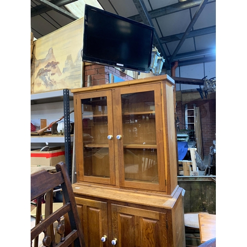 473 - DRESSER WITH DECORATIVE HANDLES