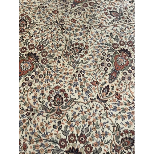 396 - LARGE COUNTRY HOUSE RUG