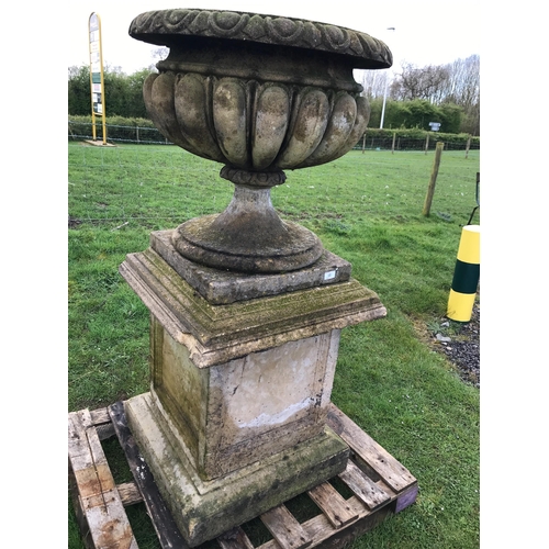 11 - HADDLESTONE URN & PLINTH