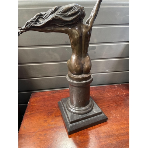 182 - BRONZE EROTIC LADY