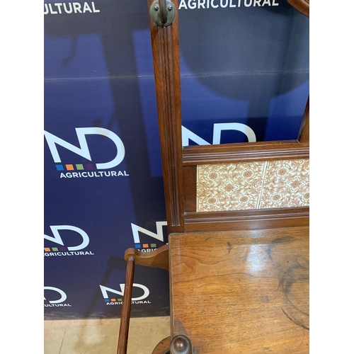 109 - VICTORIAN MAHOGANY WASHSTAND