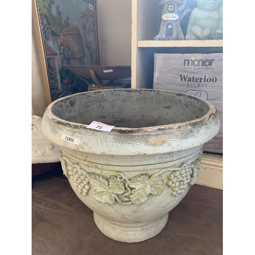 71 - GARDEN PLANT POT