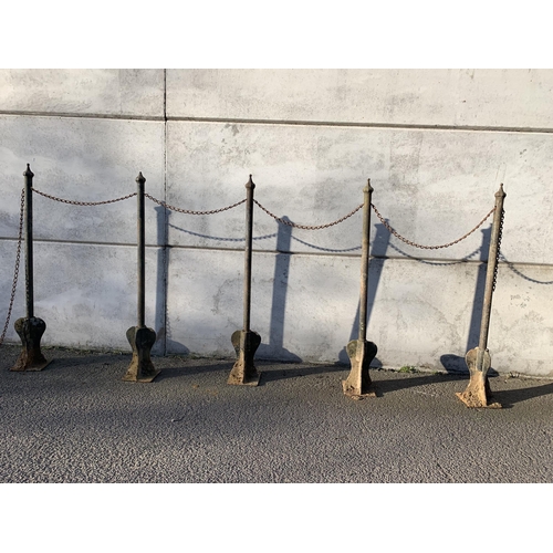 15 - VICTORIAN CAST IRON FENCING