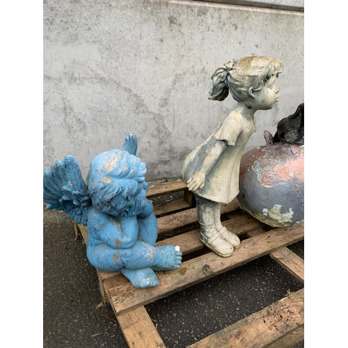 46 - GARDEN FIGURES