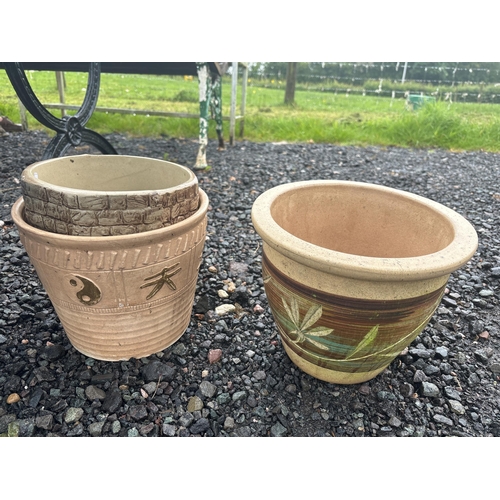 29 - PLANT POTS