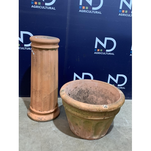 17 - TERRACOTTA PLINTH & PLANTER