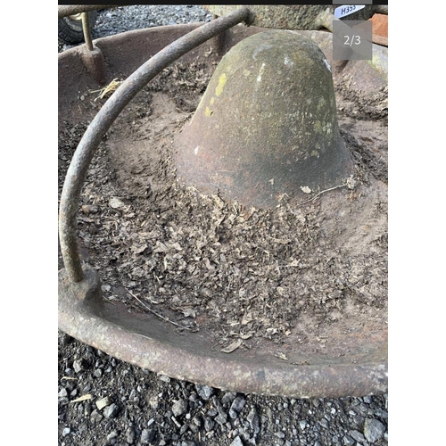 52 - CAST PIG FEEDER