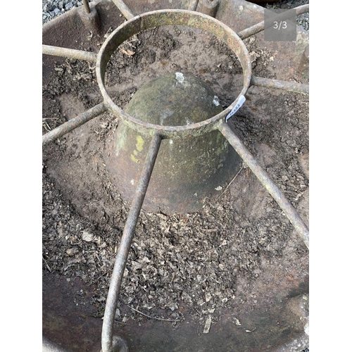 52 - CAST PIG FEEDER
