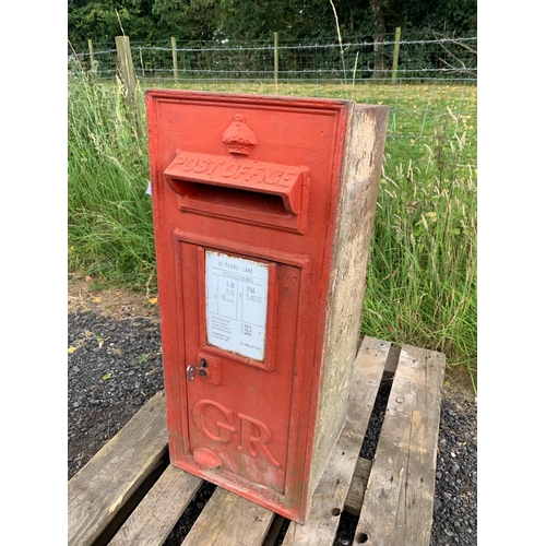 120 - LARGE CAST POSTBOX