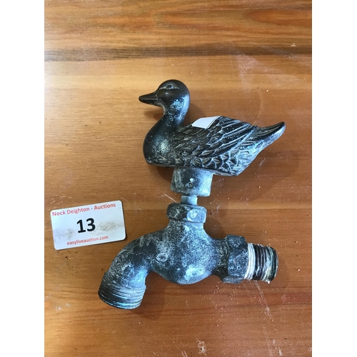 13 - CAST DUCK TAP