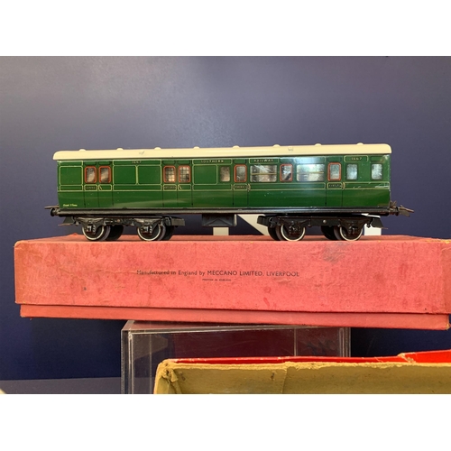 173 - 3 HORNBY COACHES