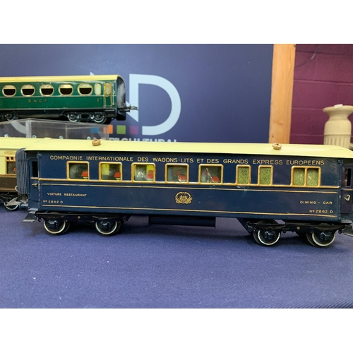 178 - HORNBY COACHES