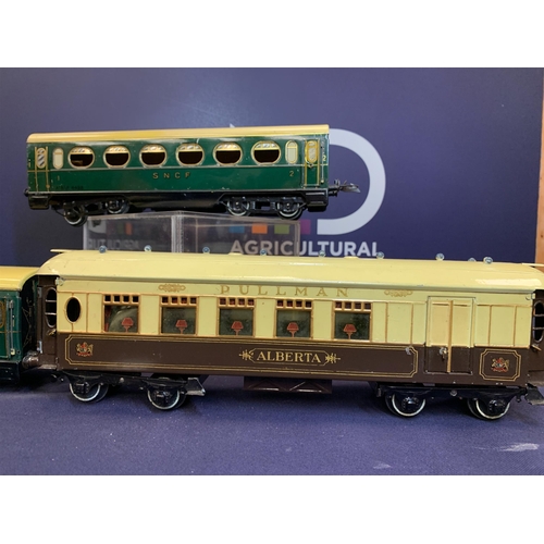 178 - HORNBY COACHES