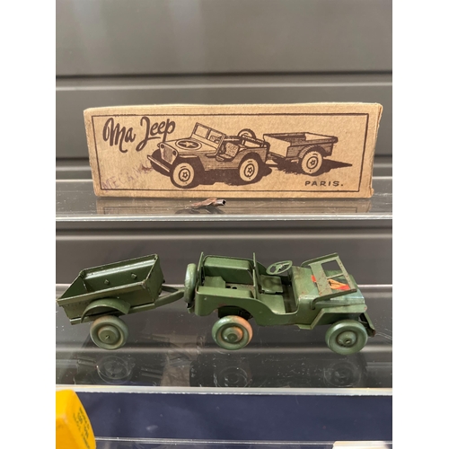 200 - LEAD SOLDIERS, EARLY BOXED JEEP ETC