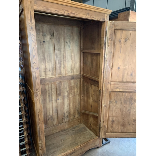 252 - LARGE PINE KITCHEN CUPBOARD