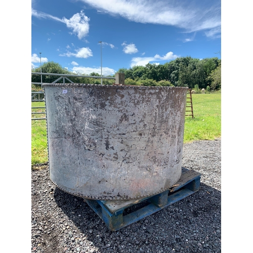 42 - LARGE HEAVY GALVANISED ROUND TROUGH